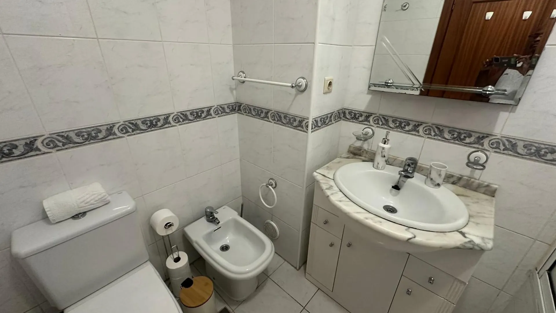 Bed and Breakfast Quarto Deluxe Casal Funchal  Frühstückspension